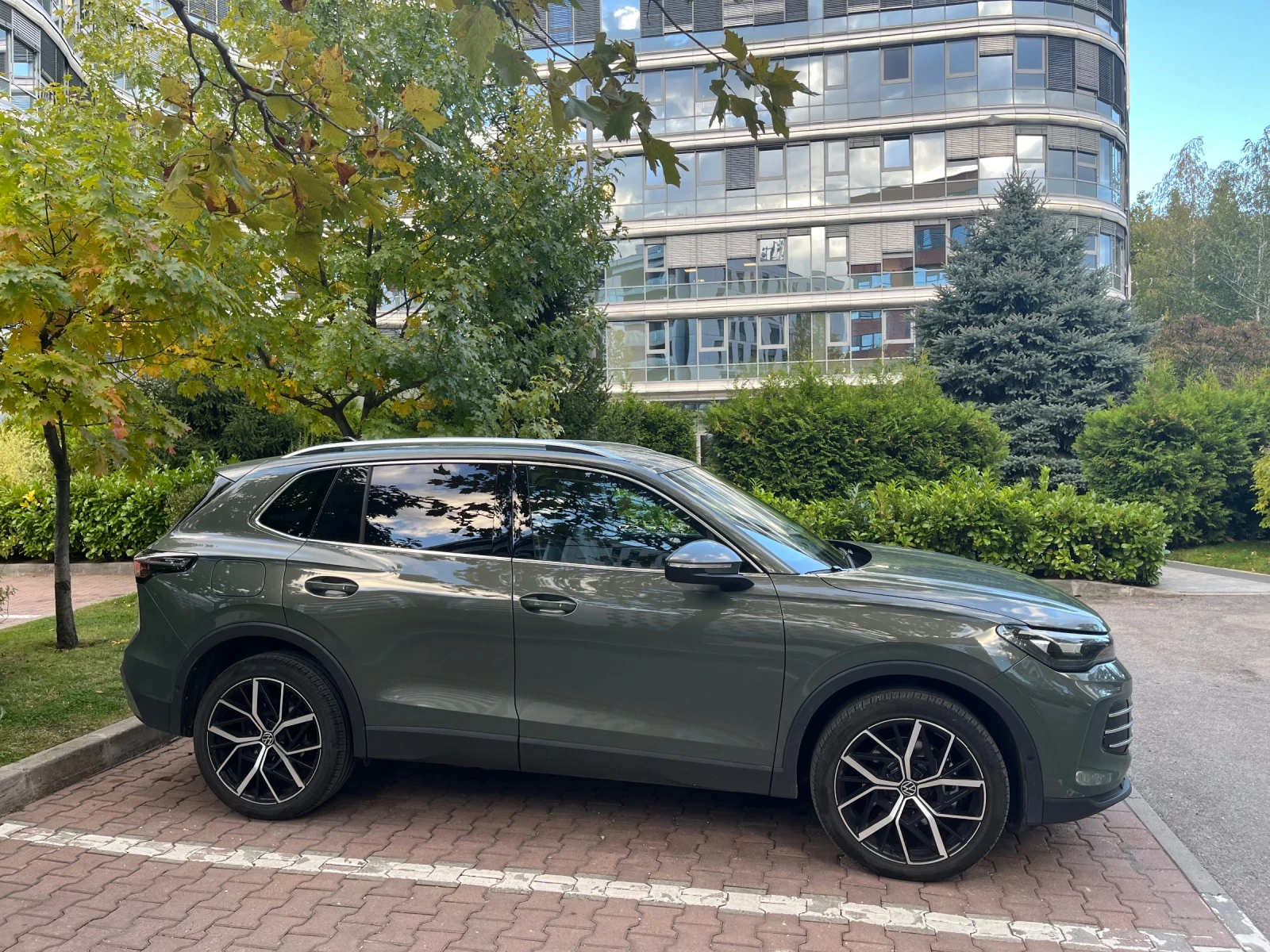 VW Tiguan Elegance 2.0 TDI DSG 4Motion 193hp - изображение 2