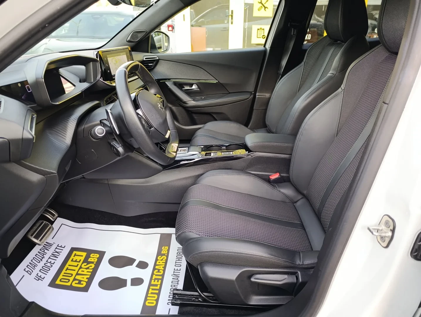 Peugeot 2008 1.2 PureTech 130 к.с. EAT8 GT - изображение 5