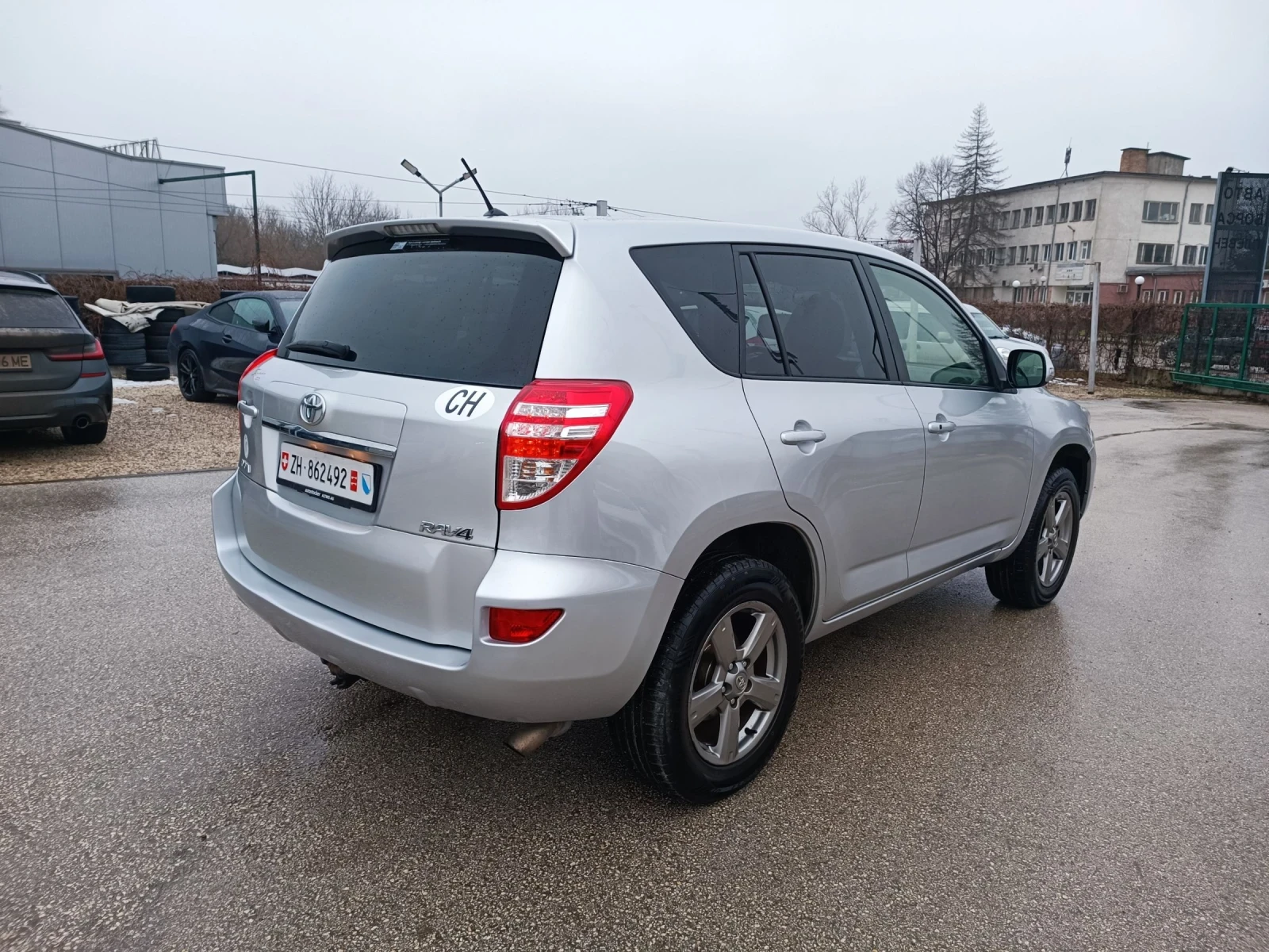 Toyota Rav4 2.0i-158кс-ШВЕЙЦАРИЯ-РЪЧКА-6ск-FACELIFT-4X4-NAVI - изображение 3