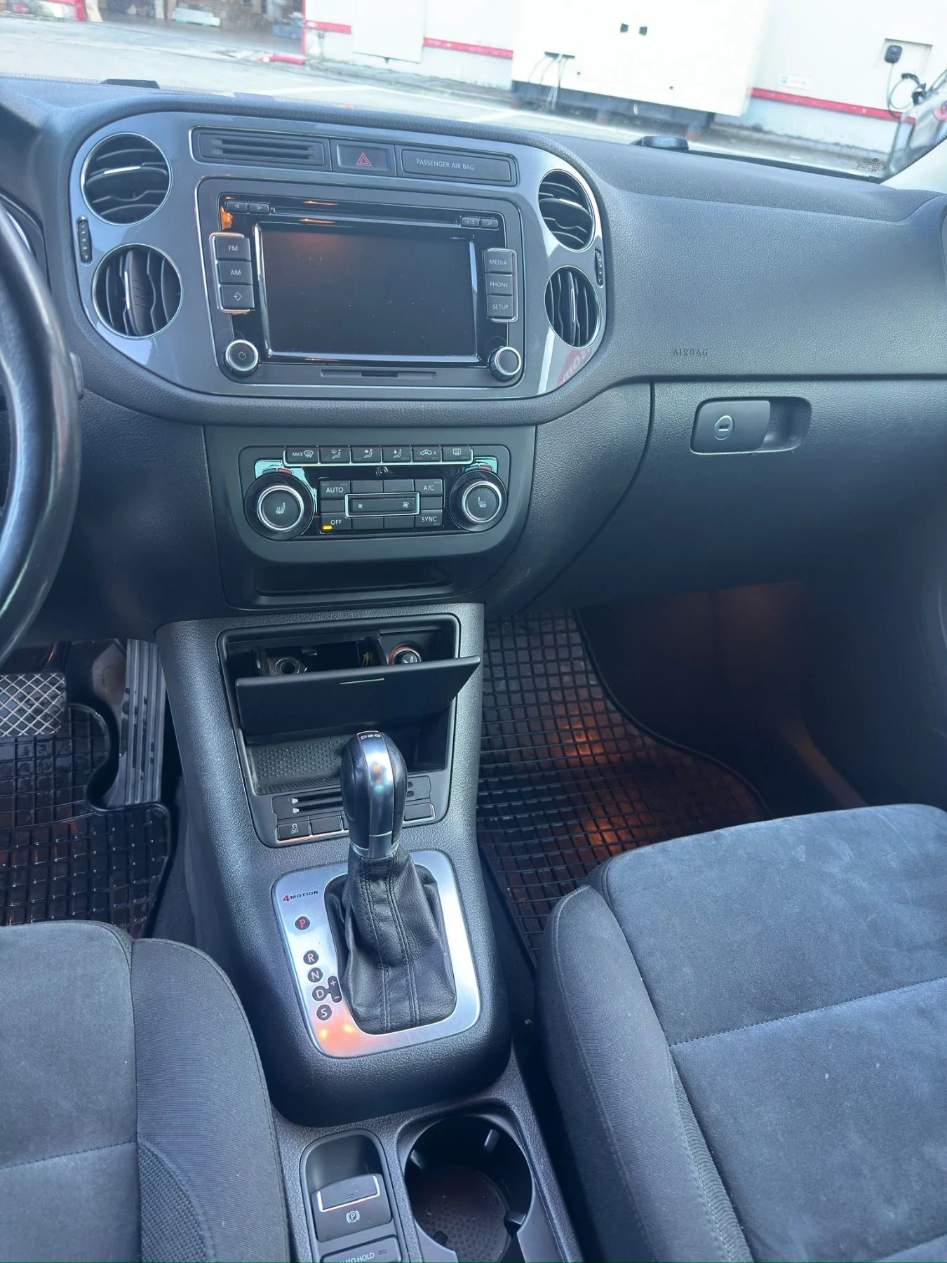 VW Tiguan 2.0TDI 4motion, снимка 7 - Автомобили и джипове - 53803369