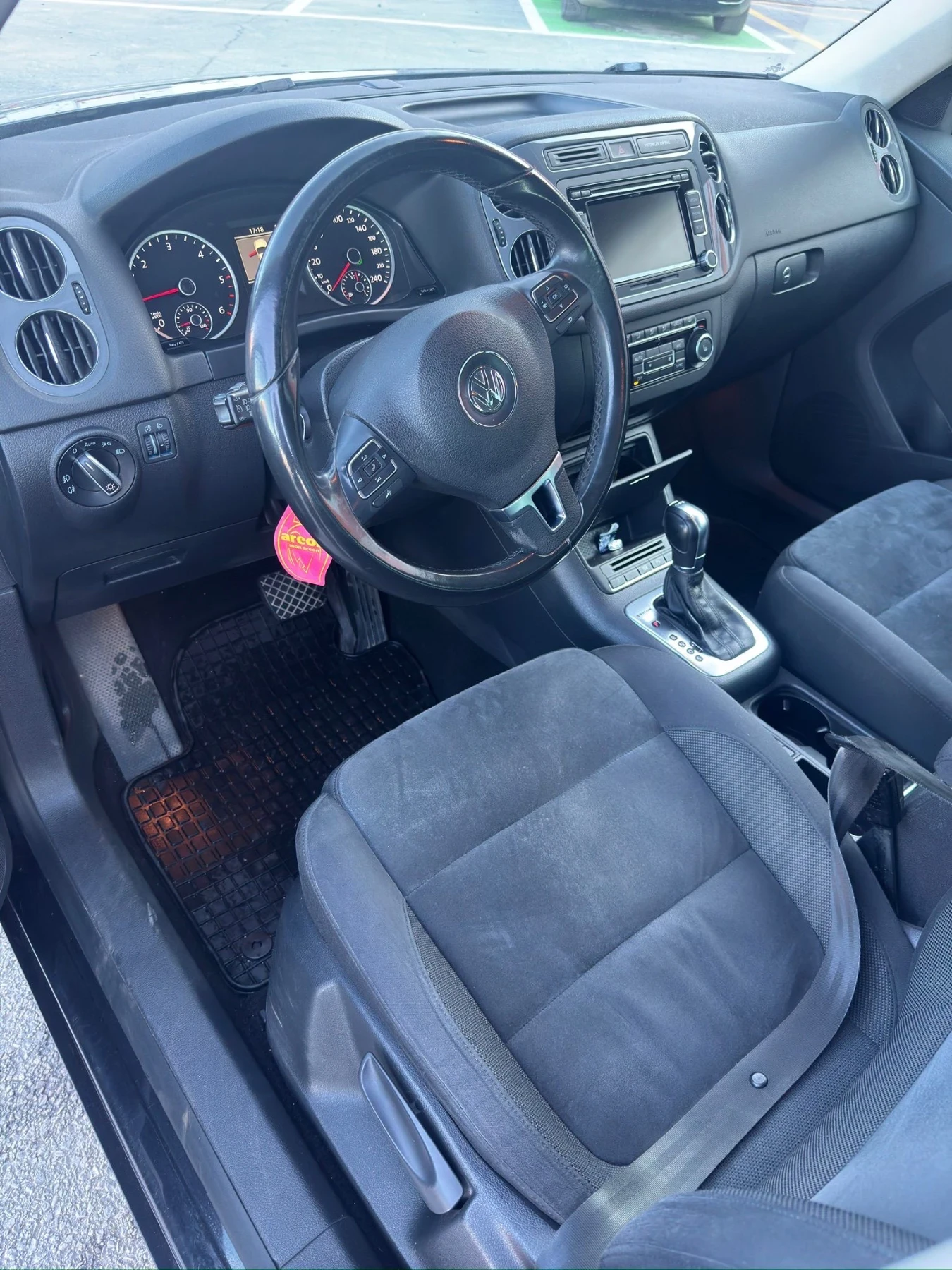 VW Tiguan 2.0TDI 4motion, снимка 5 - Автомобили и джипове - 53803369