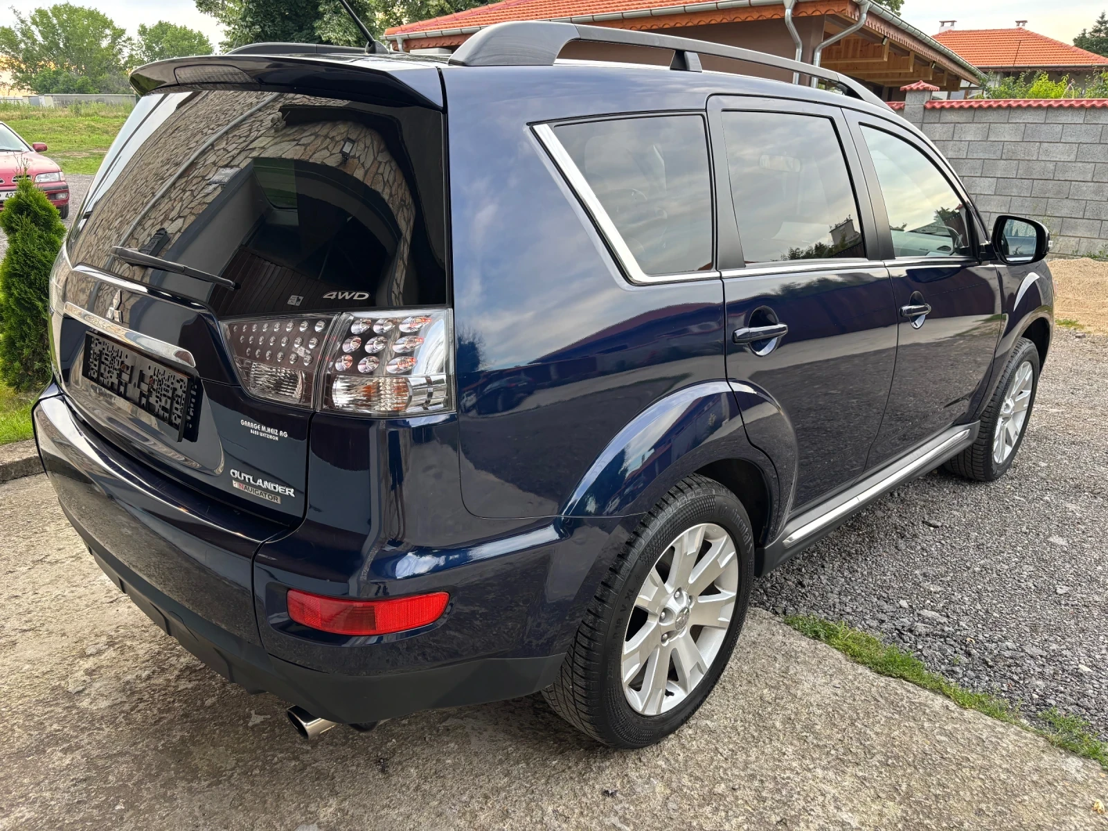 Mitsubishi Outlander 2.4i AVTOMAT 4x4 7местен, снимка 5 - Автомобили и джипове - 54874286