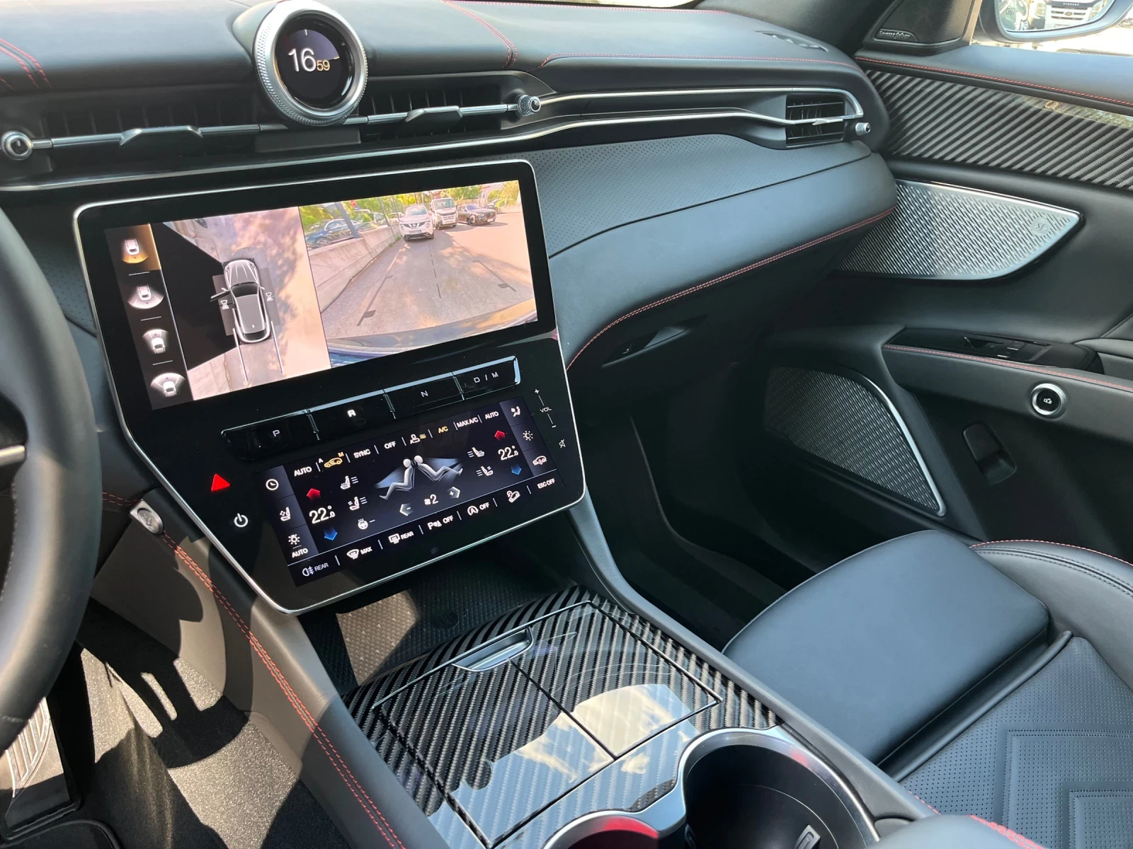Maserati Grecale TROFEO/4x4/Carbon/Pano/1000km, снимка 12 - Автомобили и джипове - 55536022