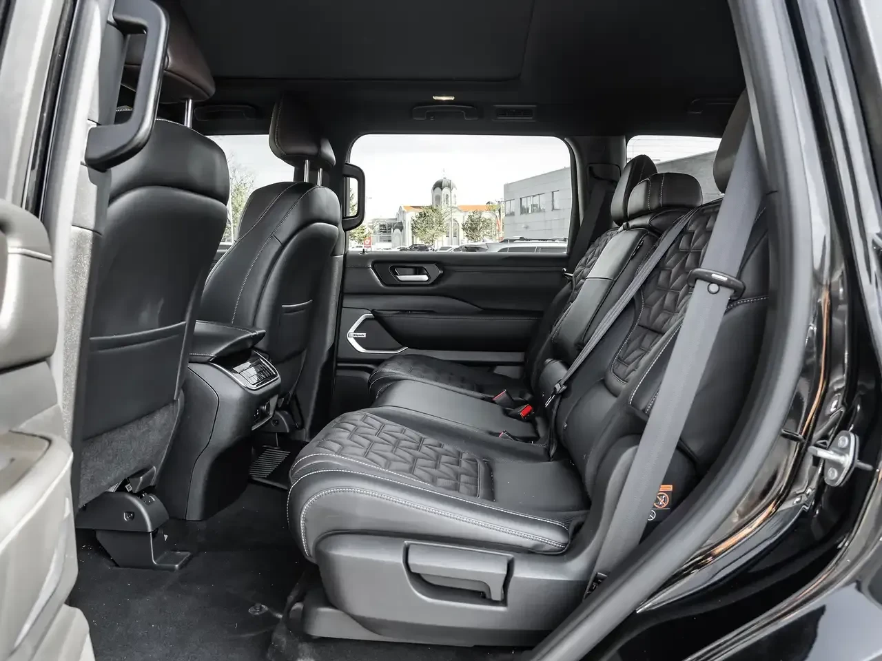 Nissan Armada Platinium 3.5L V6 4WD, снимка 12 - Автомобили и джипове - 55849418