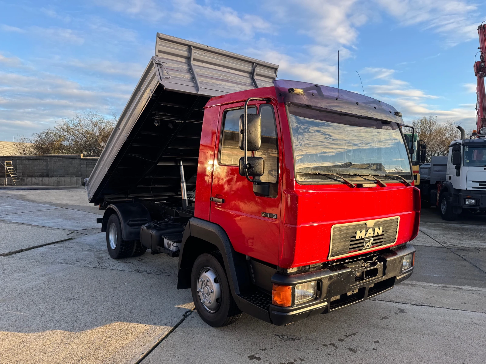 Man 8.163   3.90  | Mobile.bg   1