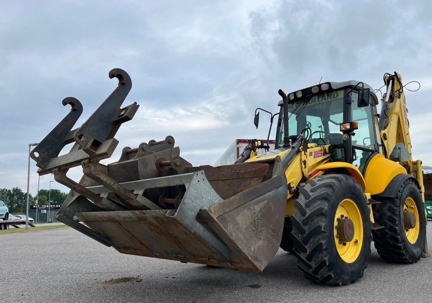 Багер New Holland B115B, снимка 6 - Индустриална техника - 55901441