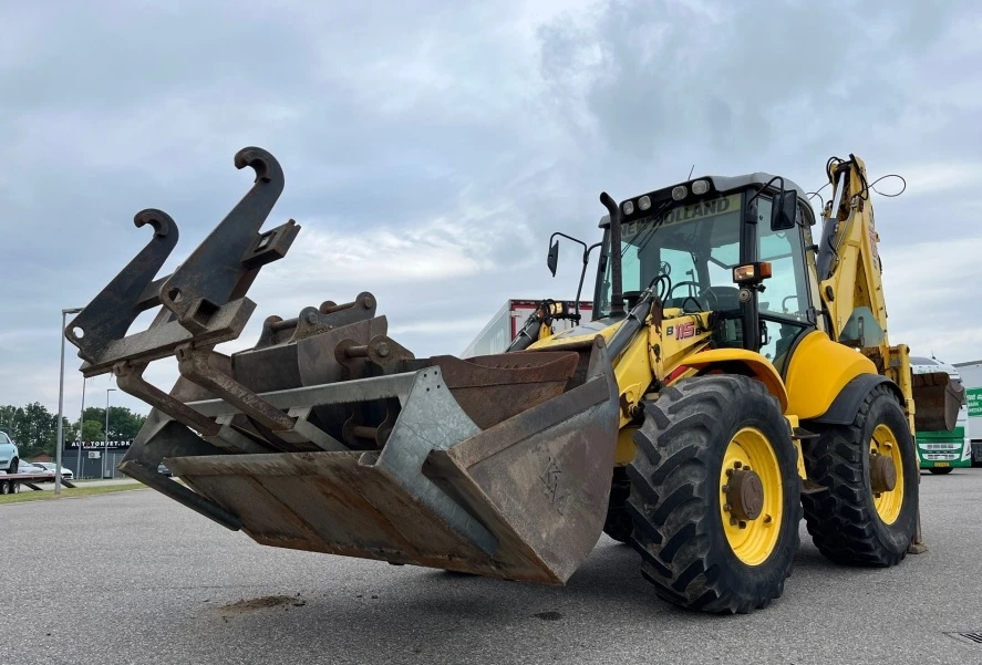 Багер New Holland B115B, снимка 5 - Индустриална техника - 55901441