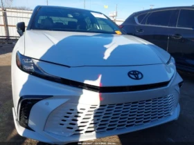 Toyota Camry XSE, снимка 1