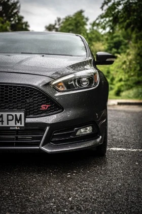     Ford Focus ST 2.0