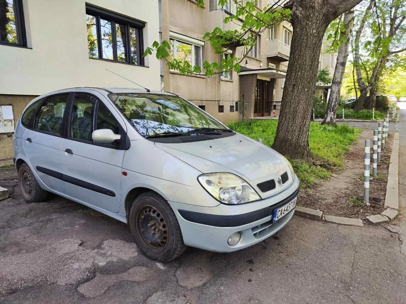 Renault Scenic, снимка 1 - Автомобили и джипове - 47707661