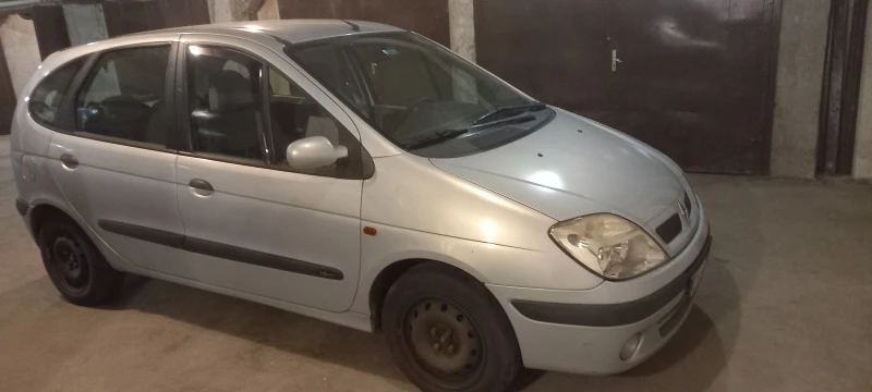 Renault Scenic, снимка 10 - Автомобили и джипове - 47707661