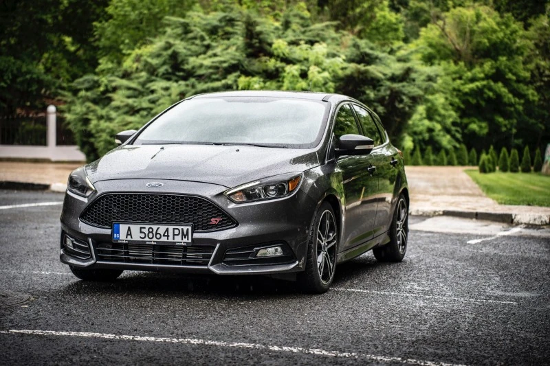 Ford Focus ST 2.0, снимка 1 - Автомобили и джипове - 47070125