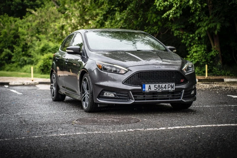 Ford Focus ST 2.0, снимка 2 - Автомобили и джипове - 47070125