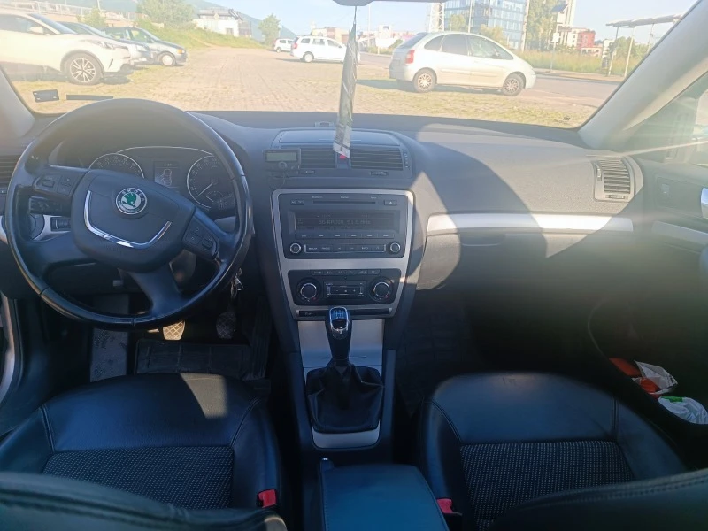 Skoda Octavia, снимка 3 - Автомобили и джипове - 46205585