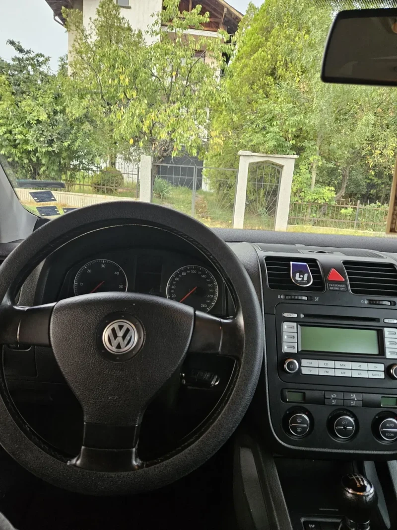 VW Golf 5, снимка 8 - Автомобили и джипове - 46651123