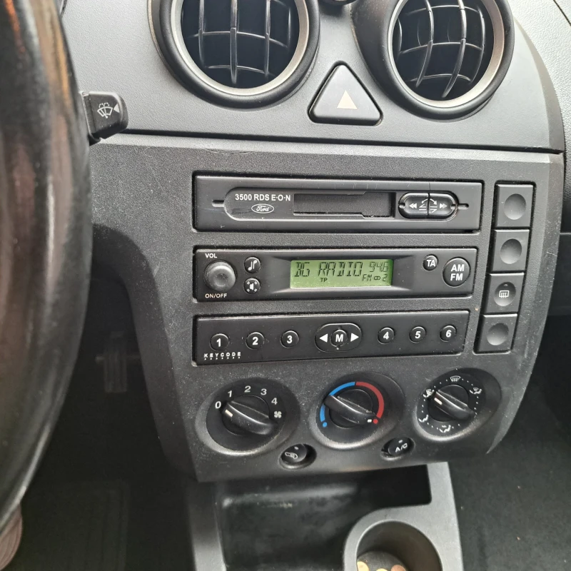 Ford Fiesta 1.4TDCI , снимка 11 - Автомобили и джипове - 49325324