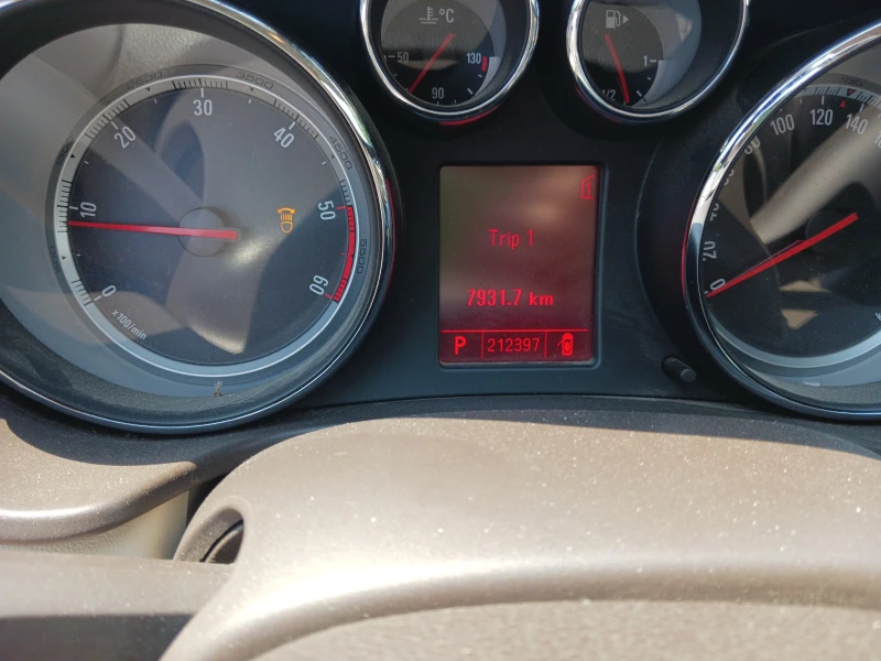 Opel Insignia, снимка 9 - Автомобили и джипове - 52517706