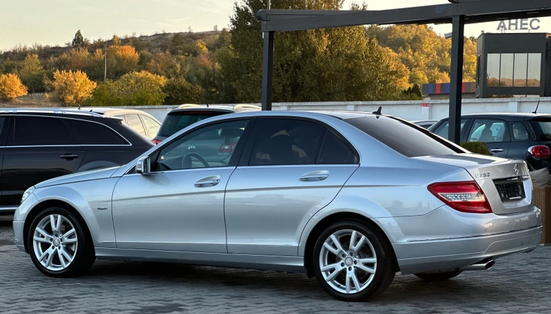 Mercedes-Benz C 250 AVANGARDE* NAVI* TOP* , снимка 4 - Автомобили и джипове - 52122594