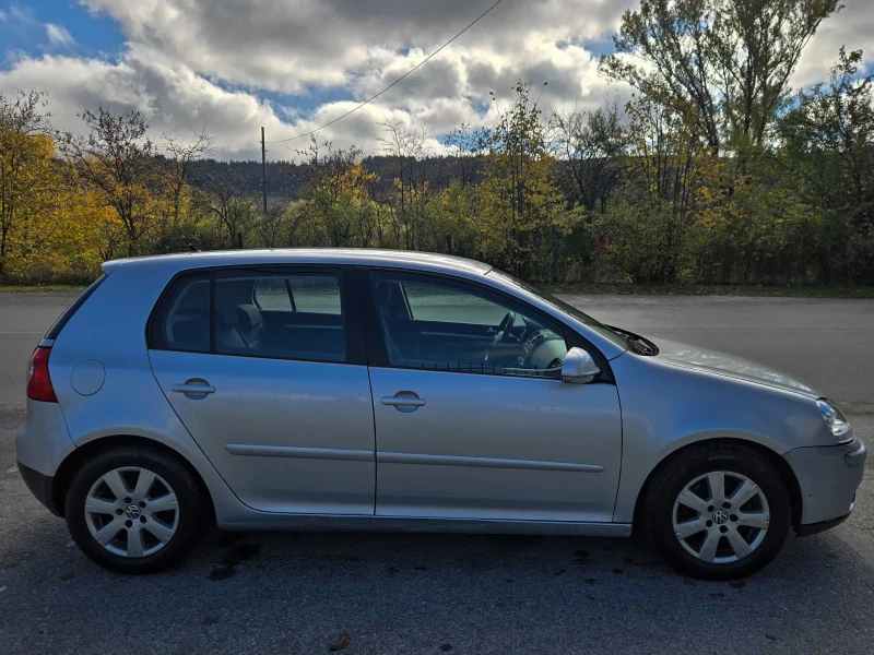VW Golf 5, снимка 8 - Автомобили и джипове - 52902935