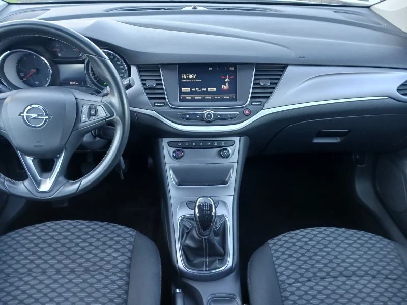 Opel Astra 1.6 CDTI, снимка 10 - Автомобили и джипове - 52530068