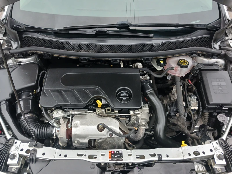 Opel Astra 1.6 CDTI, снимка 15 - Автомобили и джипове - 52530068