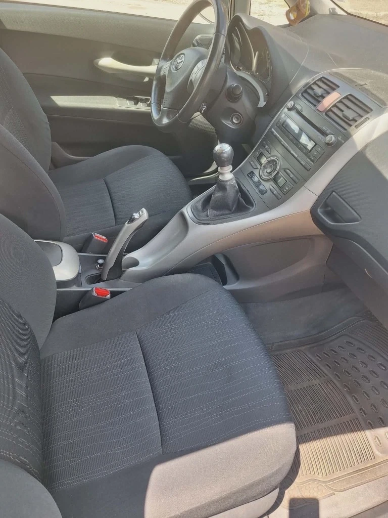 Toyota Auris, снимка 6 - Автомобили и джипове - 54725336