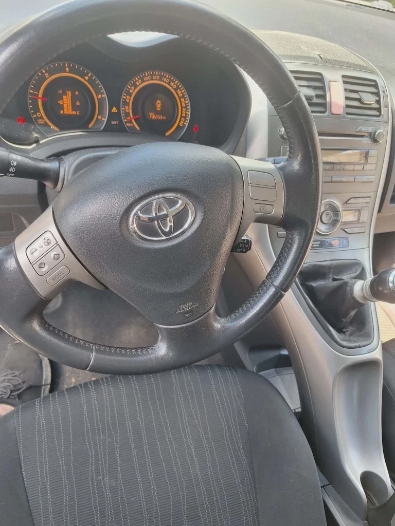 Toyota Auris, снимка 7 - Автомобили и джипове - 54725336