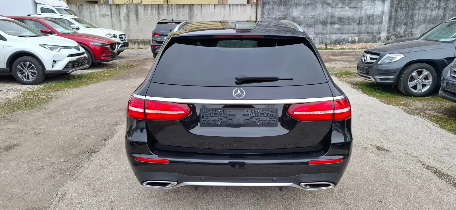 Mercedes-Benz E 300 AMG LINE     ПЪЛНА СЕРВИЗНА ИСТОРИЯ ШВЕЙ - изображение 4