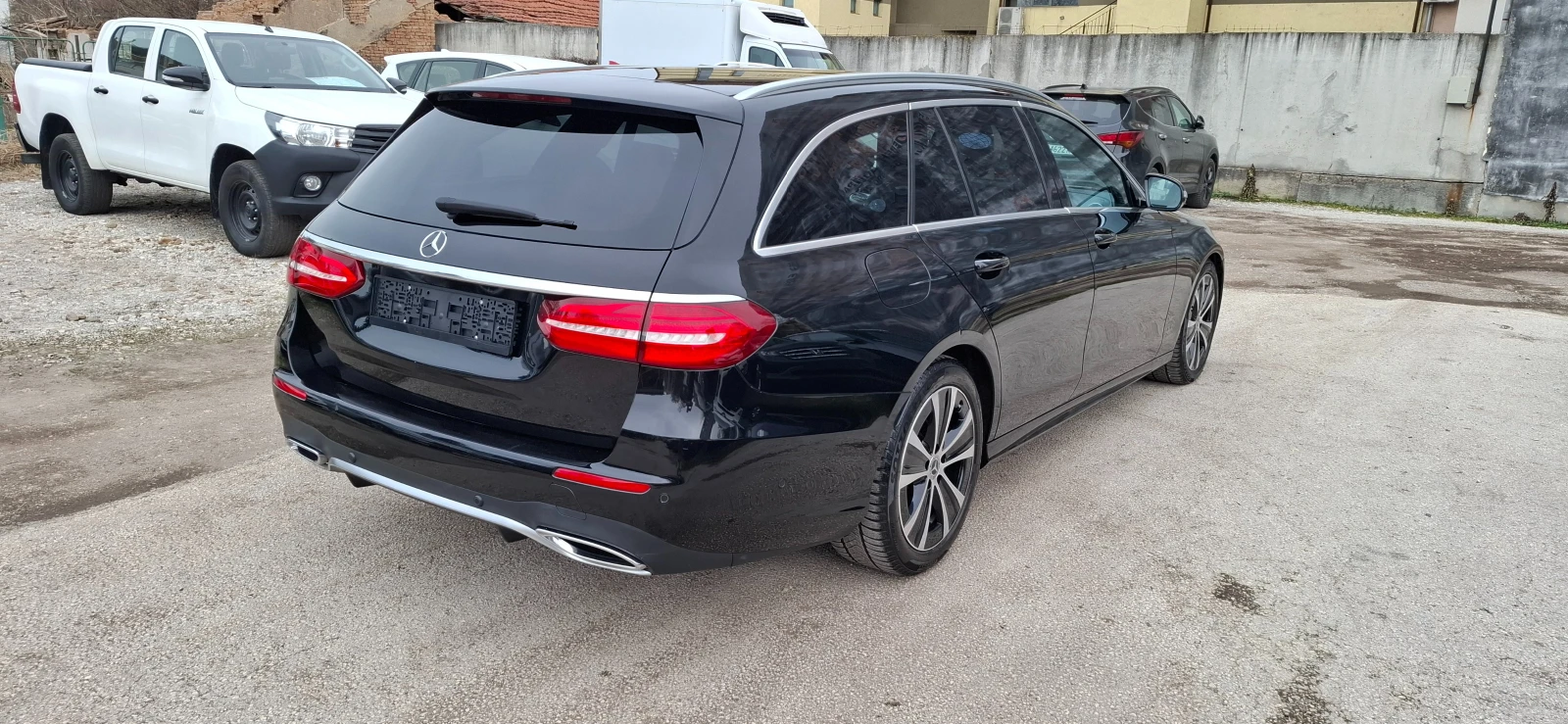 Mercedes-Benz E 300 AMG LINE     ПЪЛНА СЕРВИЗНА ИСТОРИЯ ШВЕЙ - изображение 3