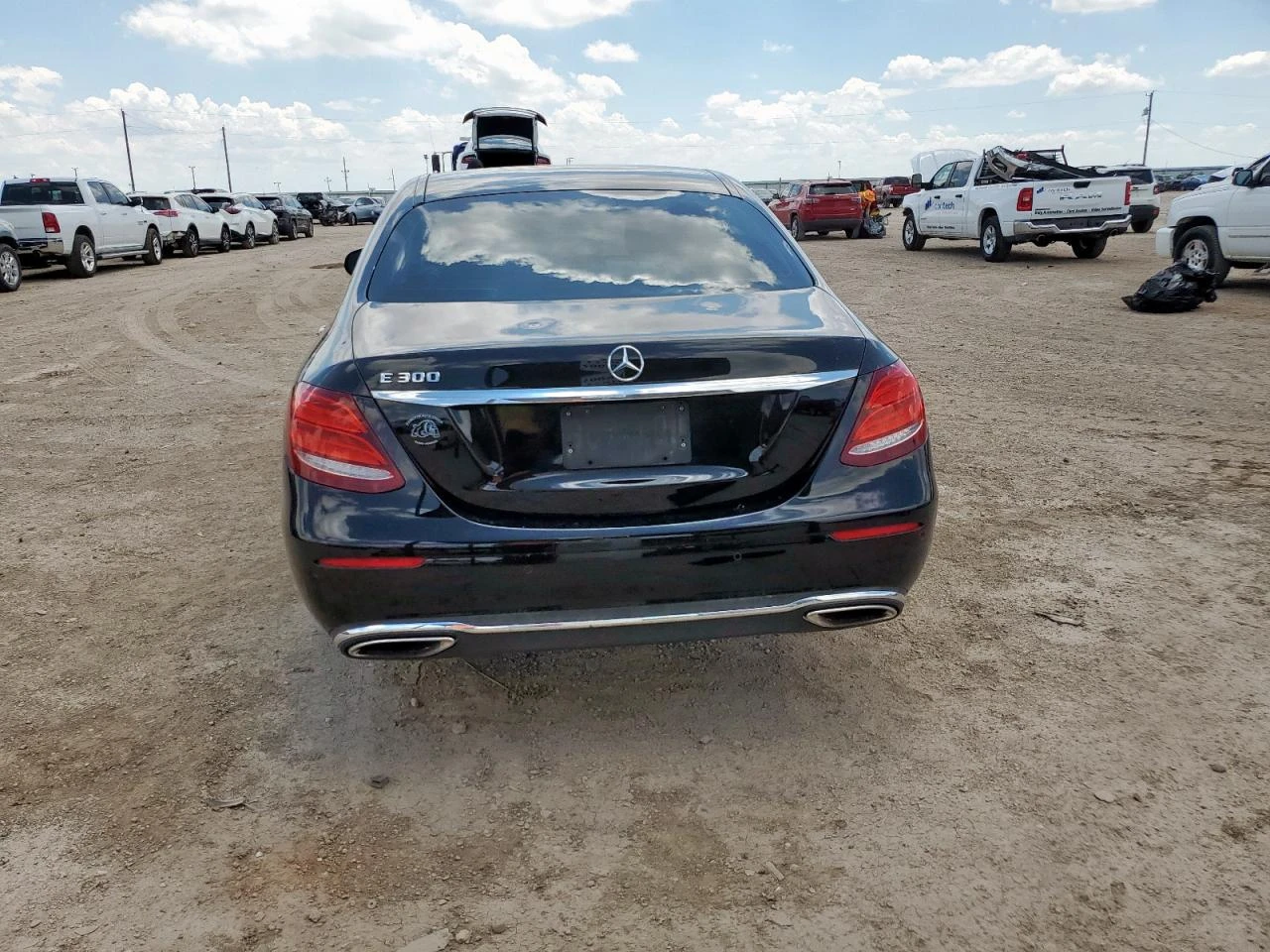 Mercedes-Benz E 300 * КЛИП НА ДВИГАТЕЛ* * ЛИЗИНГ*  - изображение 6