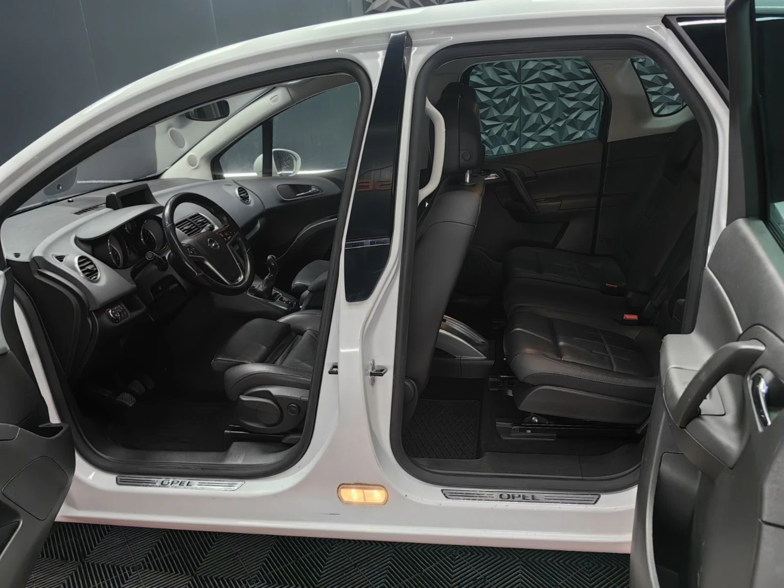 Opel Meriva АВТОМАТ* SWISS* КОЖА* НАВИ* ПОДГРЕВ* ТЕМПОМАТ*  - изображение 5