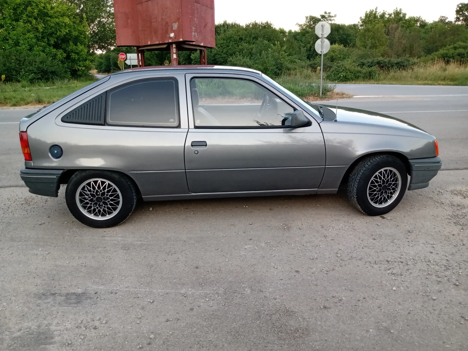 Opel Kadett E 1.4i 60кс - изображение 6