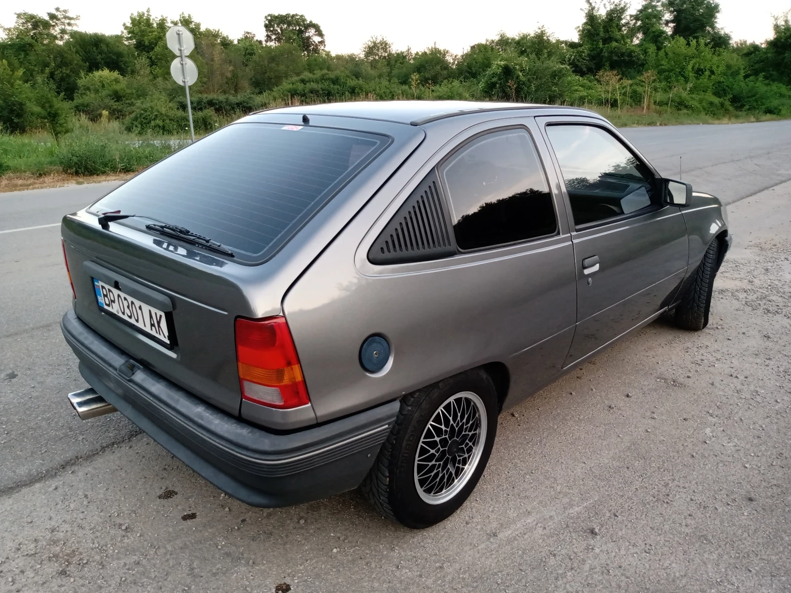 Opel Kadett E 1.4i 60кс - изображение 5