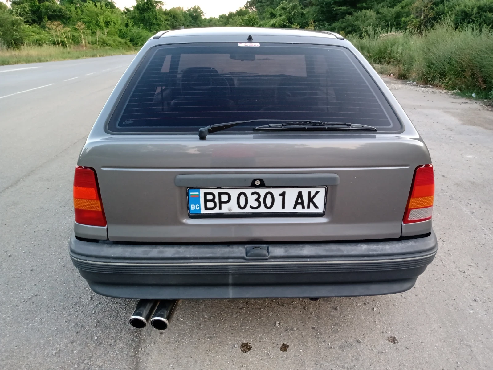 Opel Kadett E 1.4i 60кс - изображение 4