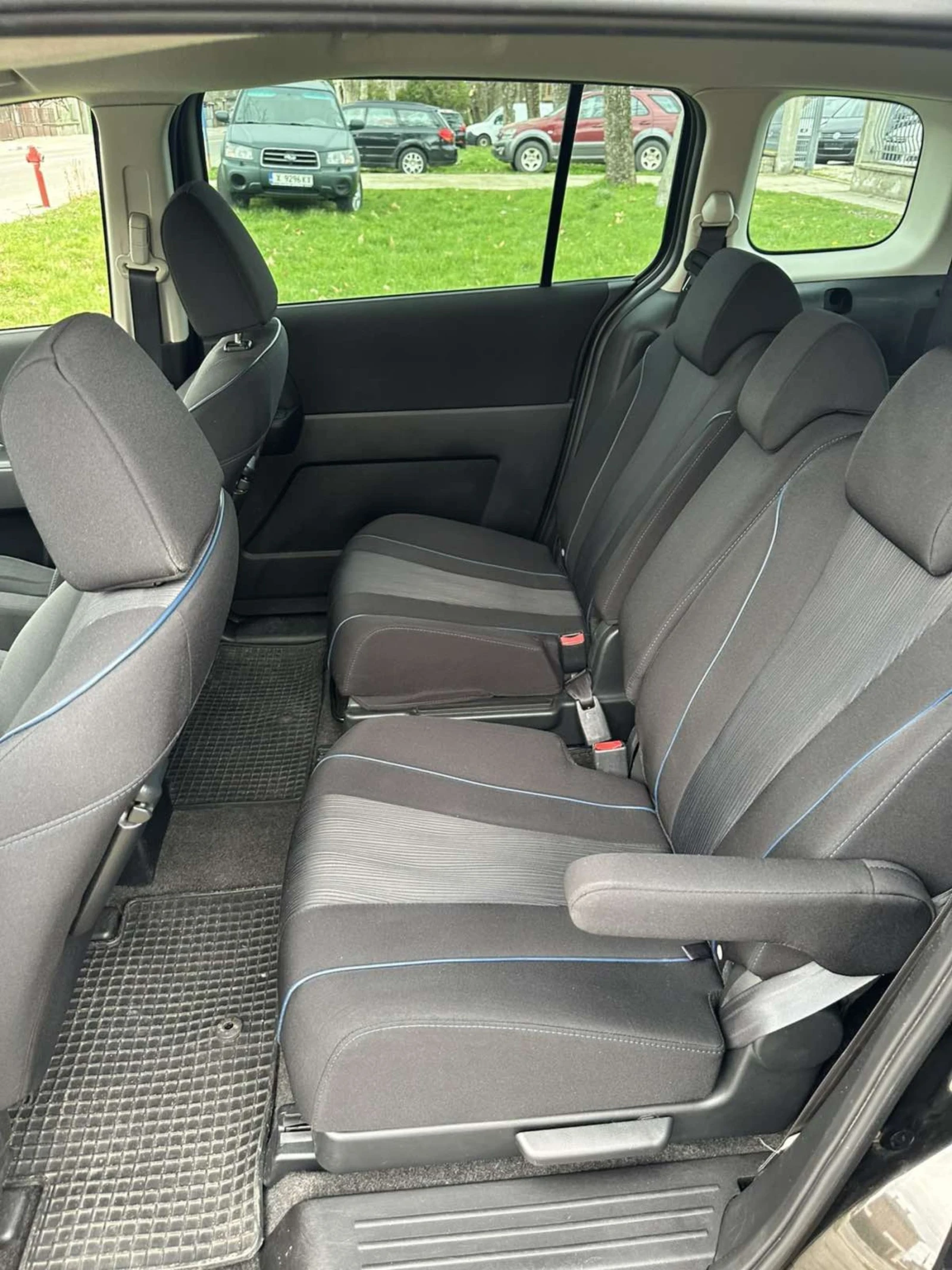 Mazda 5, снимка 10 - Автомобили и джипове - 53763982