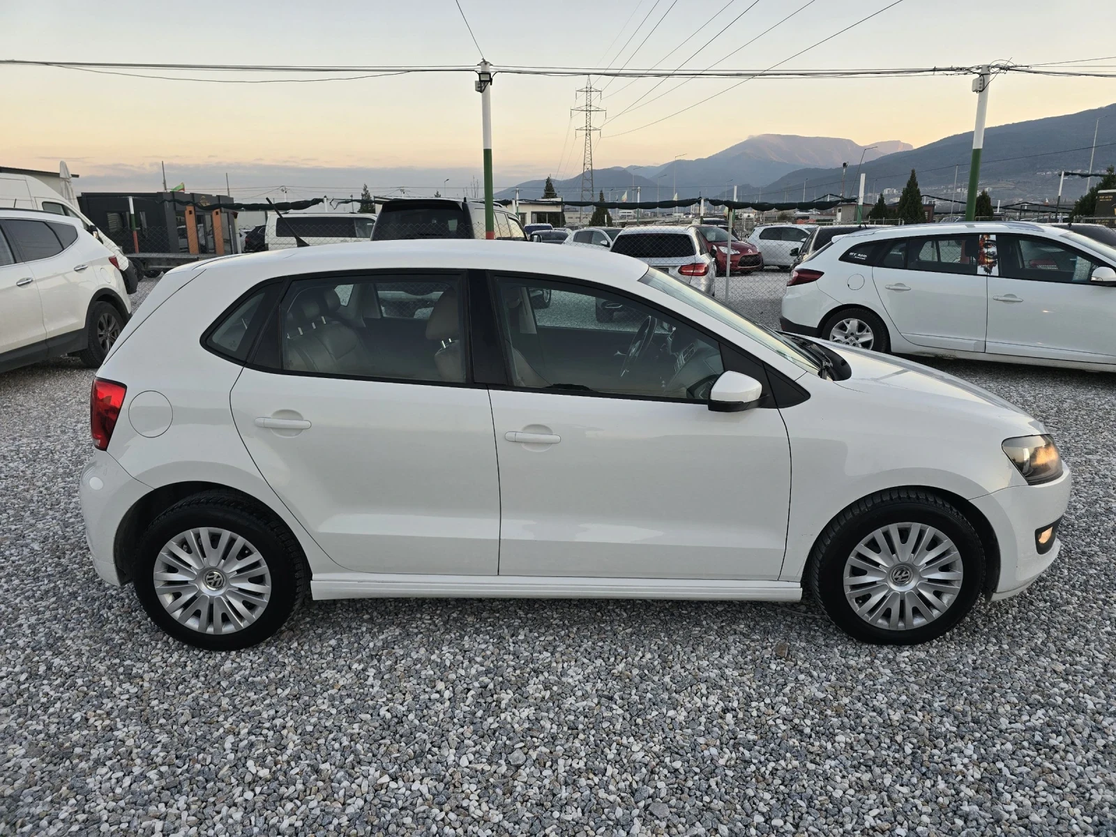 VW Polo, снимка 3 - Автомобили и джипове - 54025752