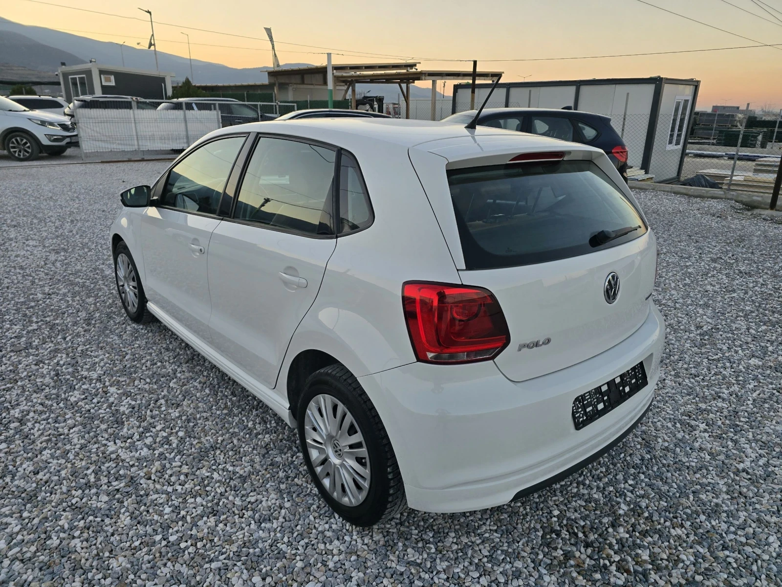 VW Polo, снимка 13 - Автомобили и джипове - 54025752