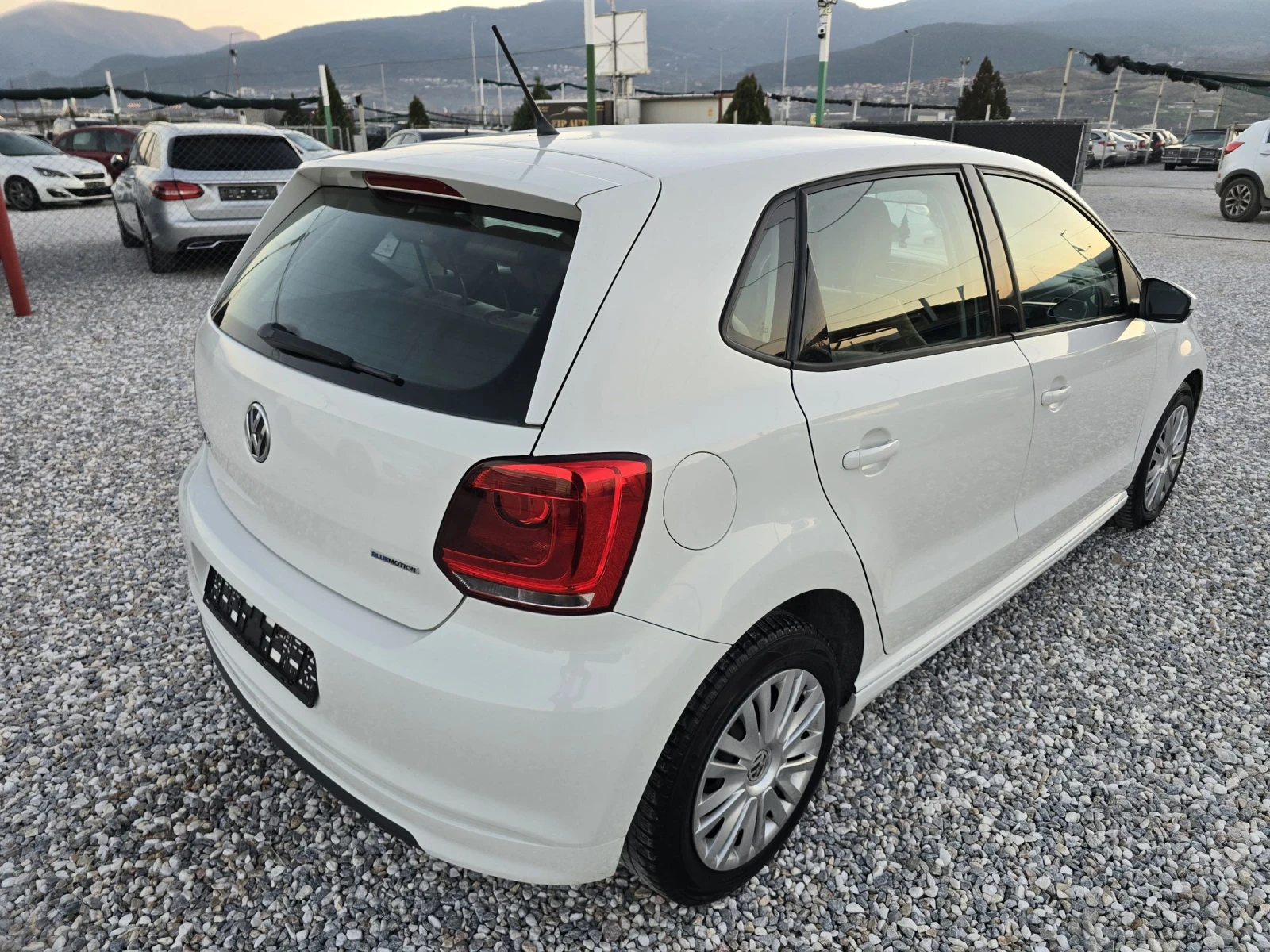 VW Polo, снимка 12 - Автомобили и джипове - 54025752