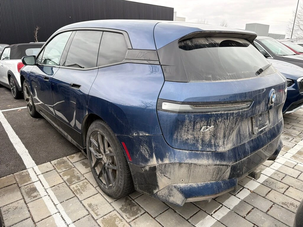 BMW iX xDrive50 CARFAX, снимка 3 - Автомобили и джипове - 54207247