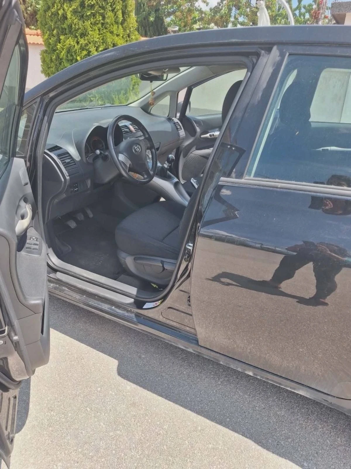 Toyota Auris, снимка 4 - Автомобили и джипове - 54725336