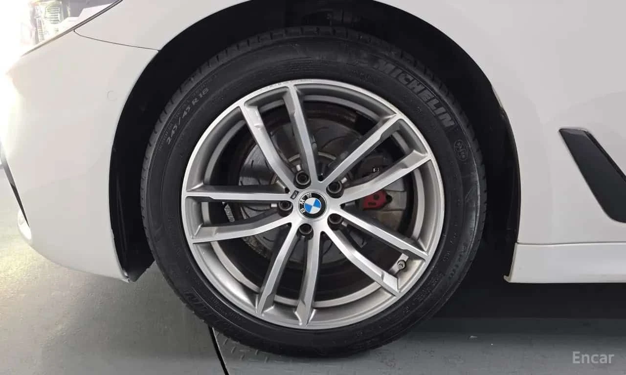 BMW 520 * 520d M Sport Package Plus * ЦЕНА ДО БГ, снимка 5 - Автомобили и джипове - 55572141