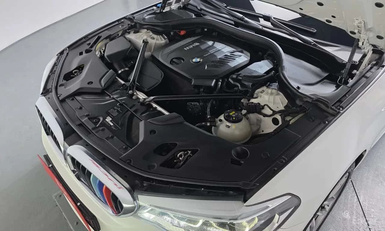 BMW 520 * 520d M Sport Package Plus * ЦЕНА ДО БГ, снимка 6 - Автомобили и джипове - 55572141