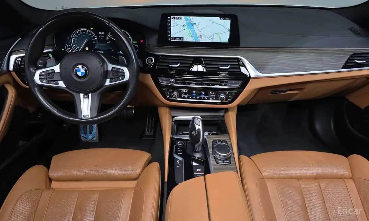 BMW 520 * 520d M Sport Package Plus * ЦЕНА ДО БГ, снимка 7 - Автомобили и джипове - 55572141