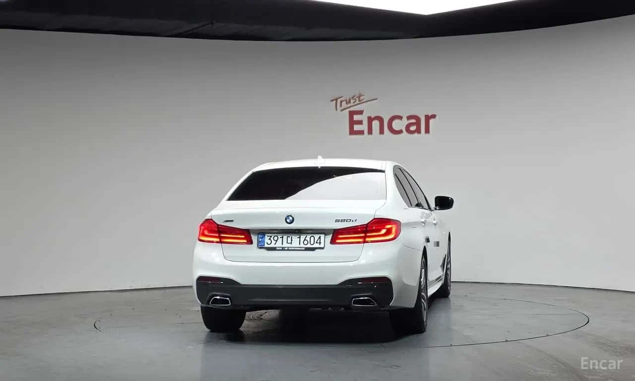 BMW 520 * 520d M Sport Package Plus * ЦЕНА ДО БГ, снимка 4 - Автомобили и джипове - 55572141