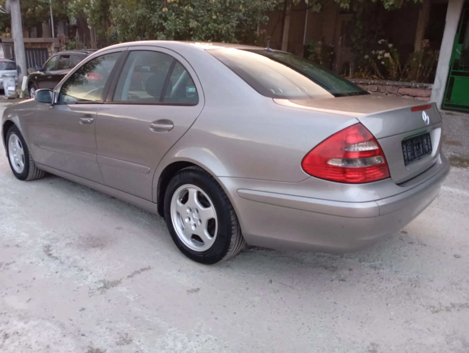 Mercedes-Benz E 200 200cdi.avtomatik.klim., снимка 8 - Автомобили и джипове - 56011499