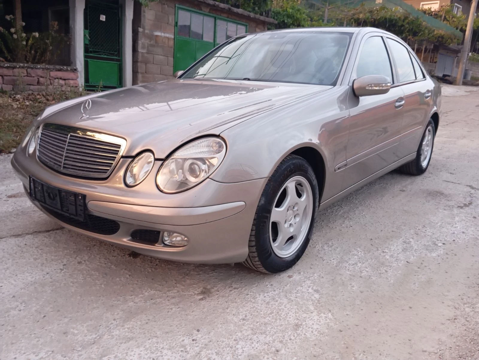 Mercedes-Benz E 200 200cdi.avtomatik.klim., снимка 3 - Автомобили и джипове - 56011499