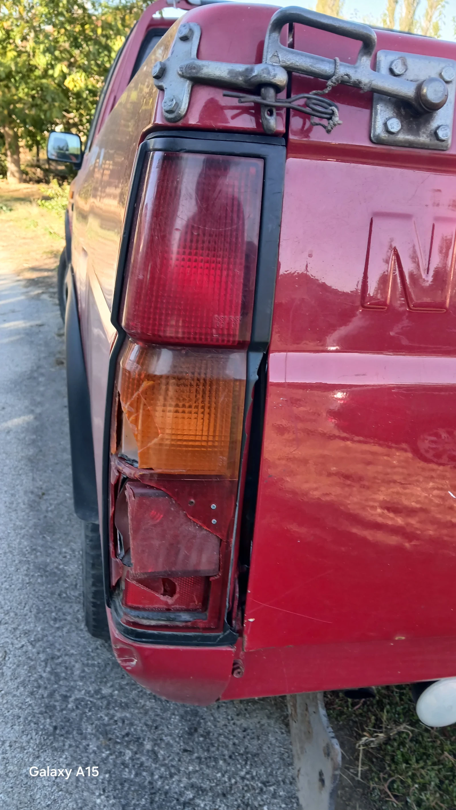 Nissan Pickup, снимка 9 - Автомобили и джипове - 56343442