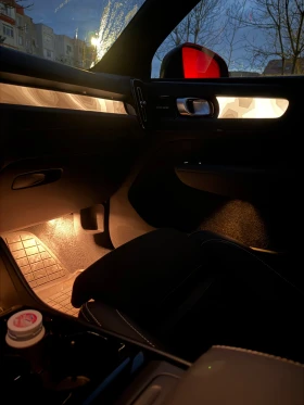 Volvo XC40 82 KW Long Range Ultimate , снимка 7