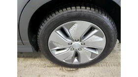 Hyundai Kona 64KWh/PREMIUM/SOH100%/BLUELINK/HEADUP/KRELL - 15850 € / 30999.91 лв. - 41725905 12