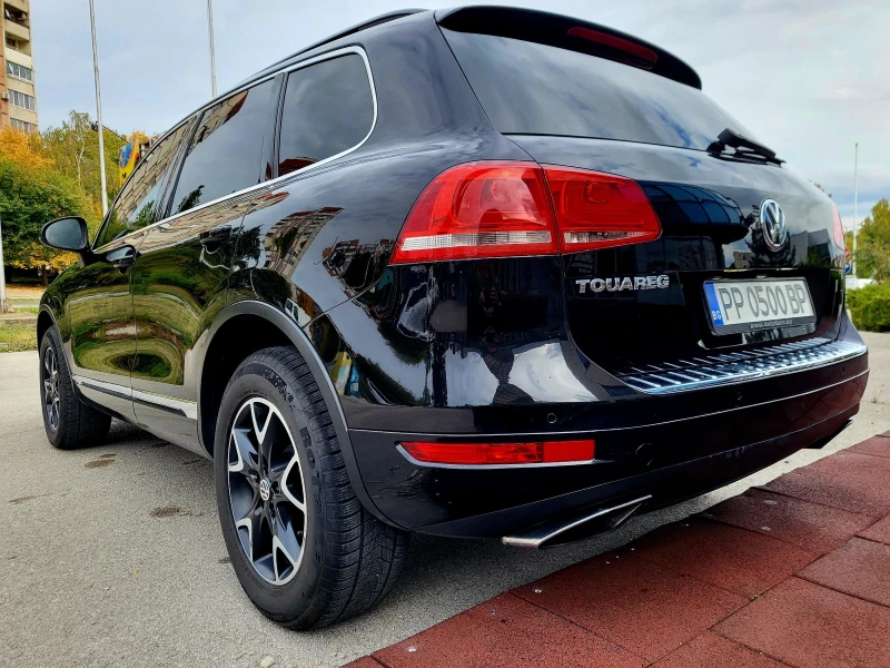 VW Touareg 3.0 TDI, снимка 3 - Автомобили и джипове - 52093451
